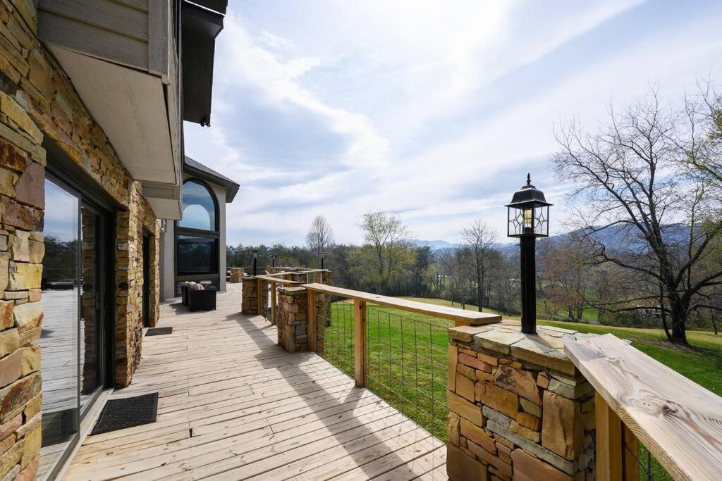 비둘기 포지 Crestview Estate 5 Acres-Heated Pool-5Min To Strip 빌라 외부 사진